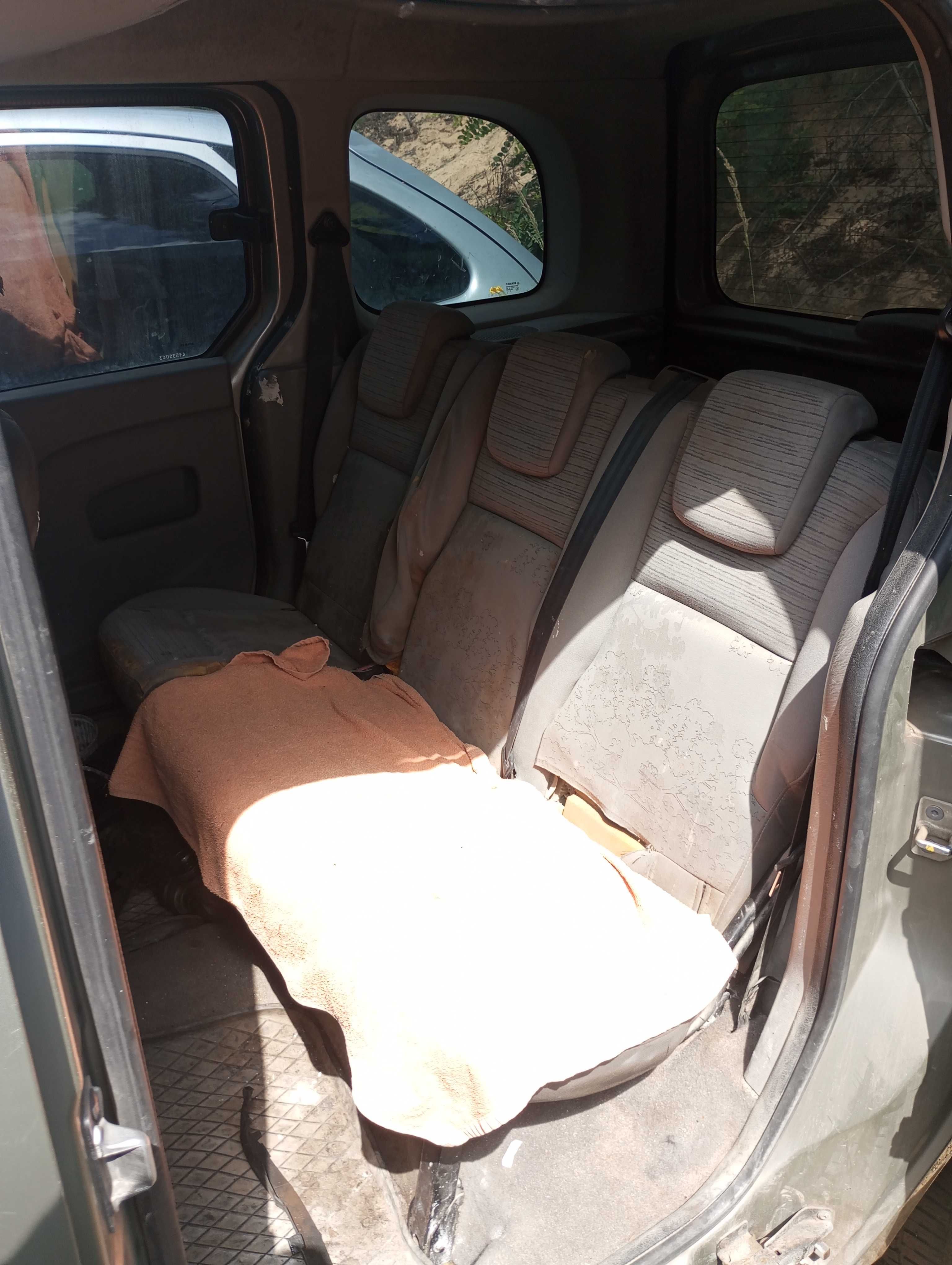 Renault Kangoo 2 uszkodzony silnik