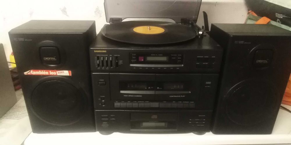 Vendo Music center Samsung SCM-6500