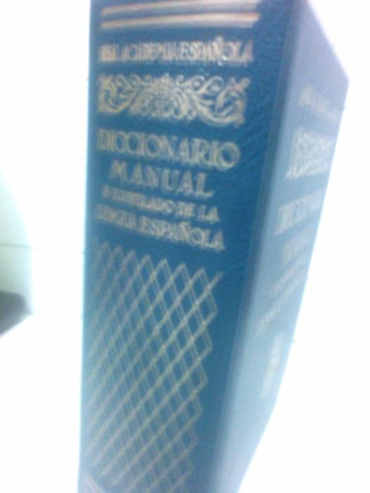 Dicionário manual e ilustrado da língua espanhola