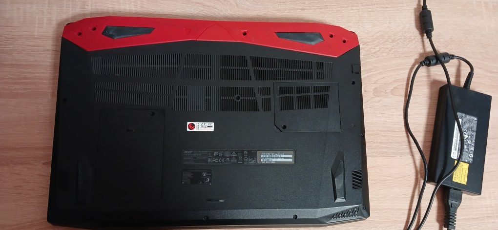 Продаємо ігровий Ноутбук ACER Predator Helios 300 PH317-52