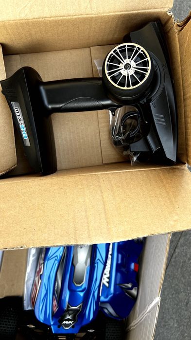 Maverick Strada XB 1/10 4WD Eléctrico – Quase Novo