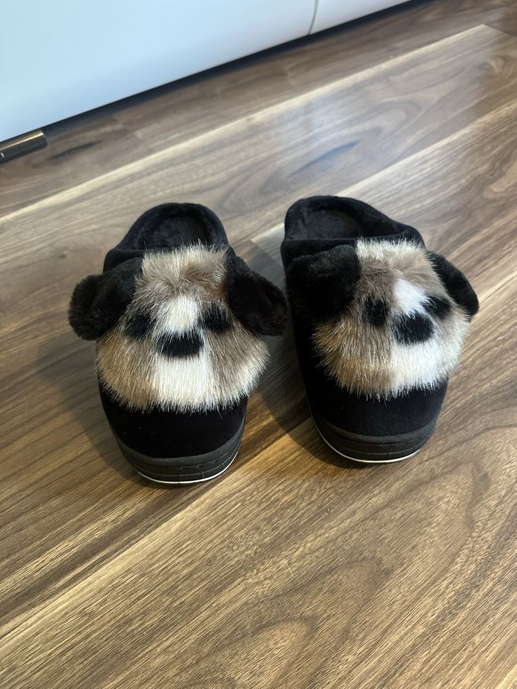 Kapcie na platformie czarne 36 platforma panda