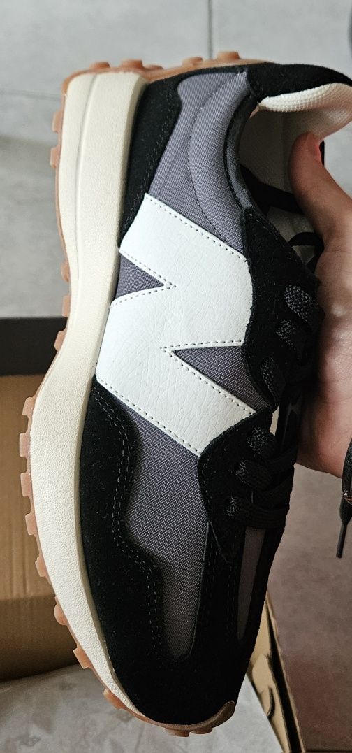 NEW BALANCE 327 Black Moon Beam