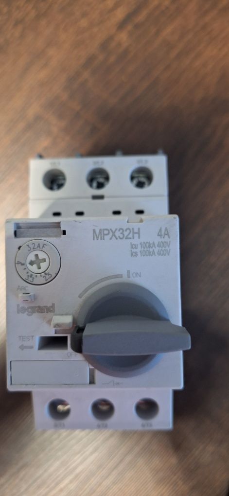 Wyłącznik silnikowy MPX 32H 4A legrand