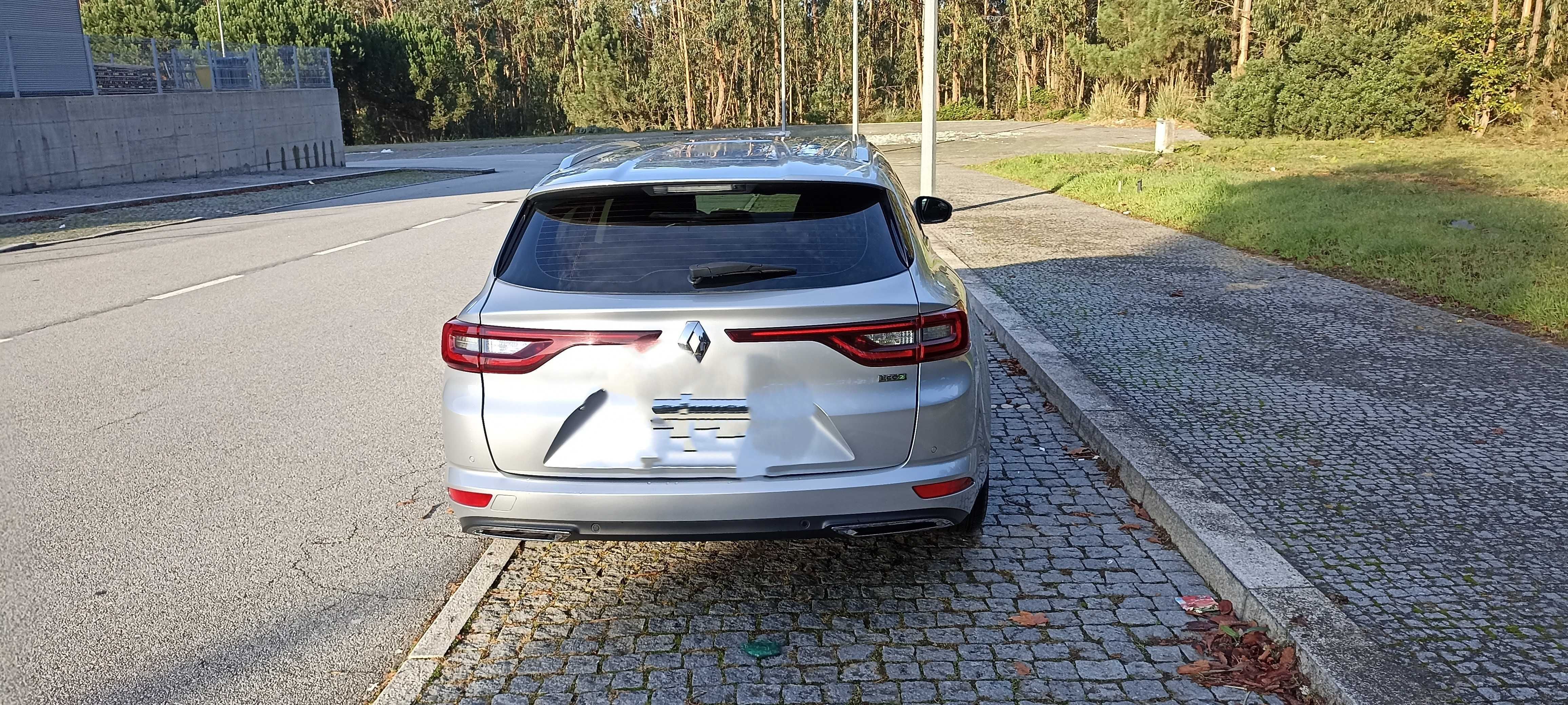 Vendo carrinha Renault Talisman confortavél e económica.