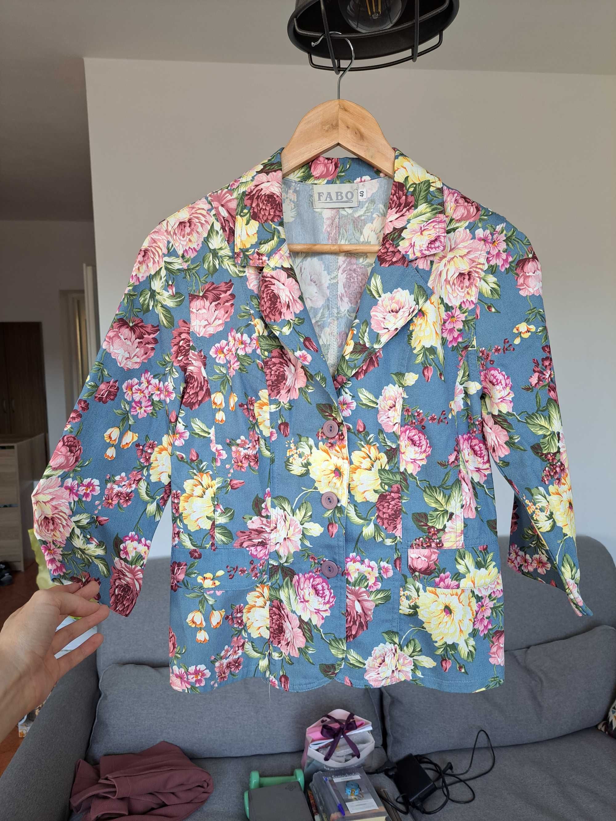 Marynarka w kwiaty 40