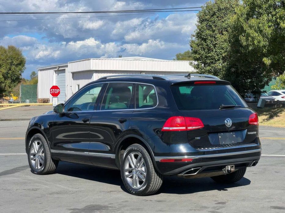 Volkswagen Touareg Lux      2016