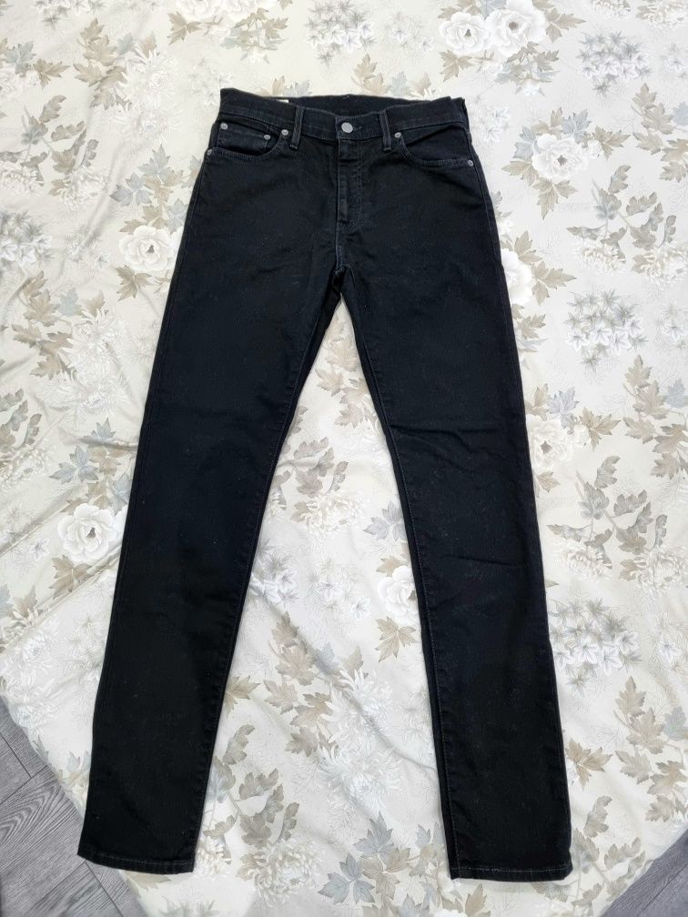 Levis slim taper W29/L32 semi-nova