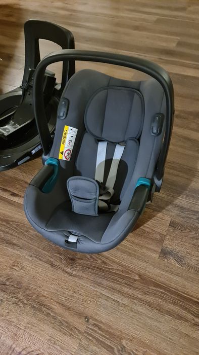Fotelik BABY-SAFE iSENSE firmy Britax Römer
Od urodzenia - 15 miesięcy
