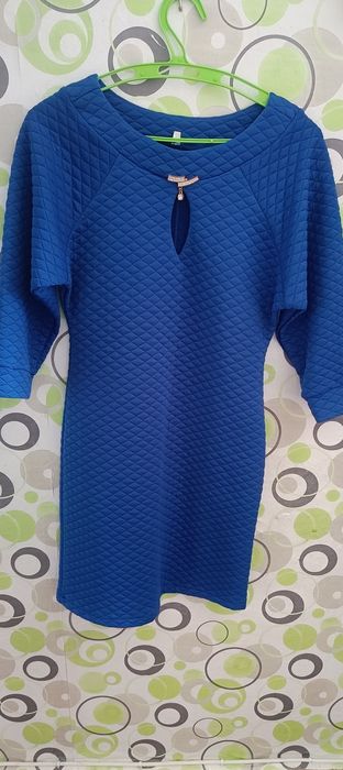 Продам женские платья