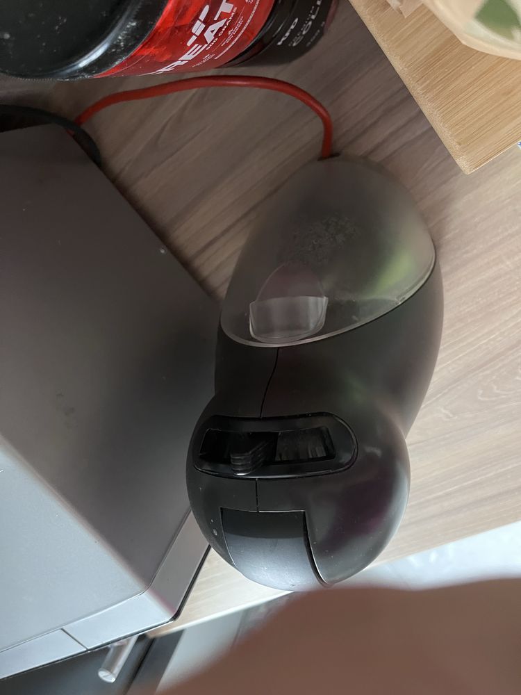 Ekspres cisnieniowy Krups Nescafe Dolce Gusto kapsulkowy  fajny  maly