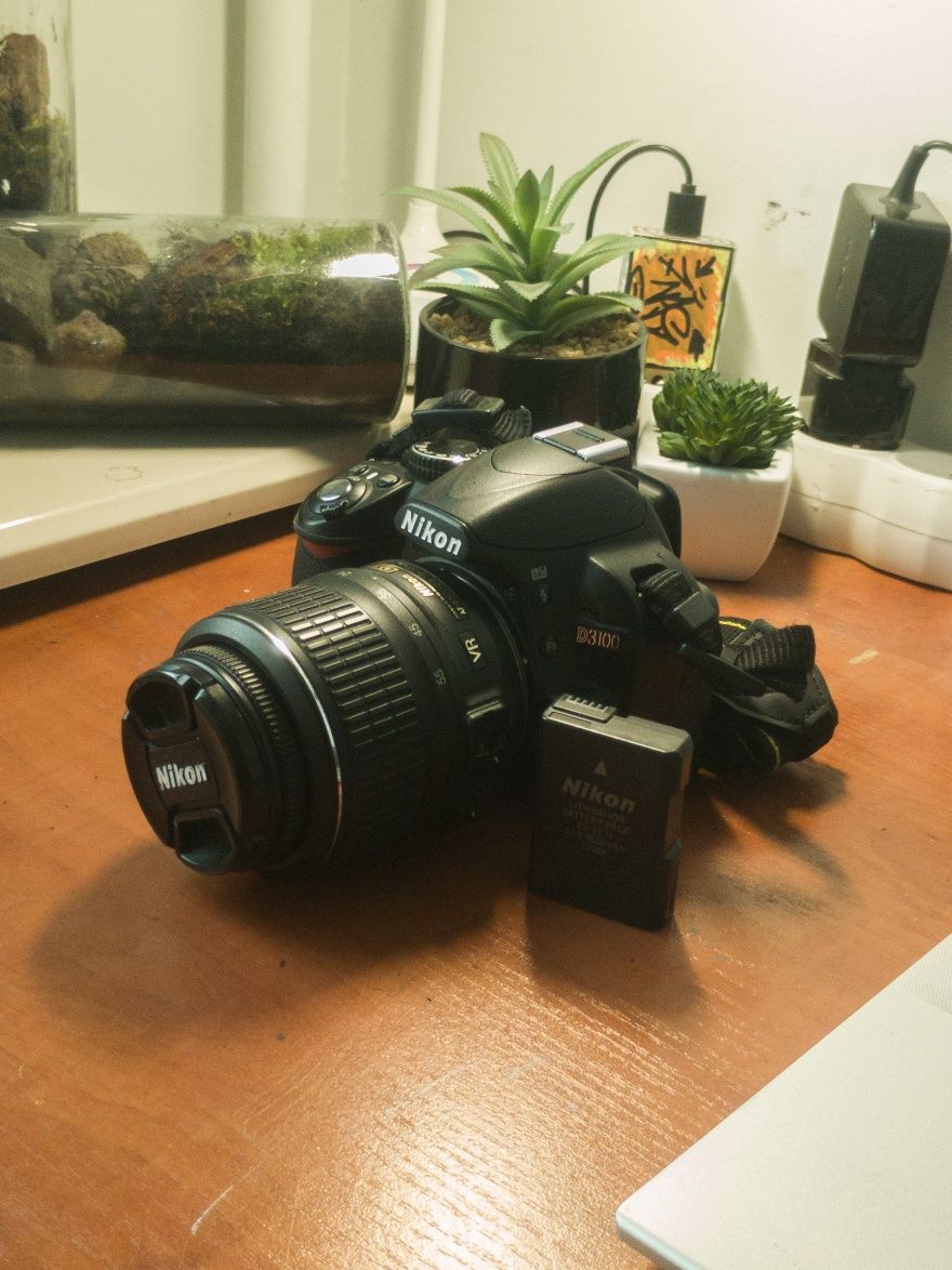NIKON D3100 +obiektyw +akcesoria