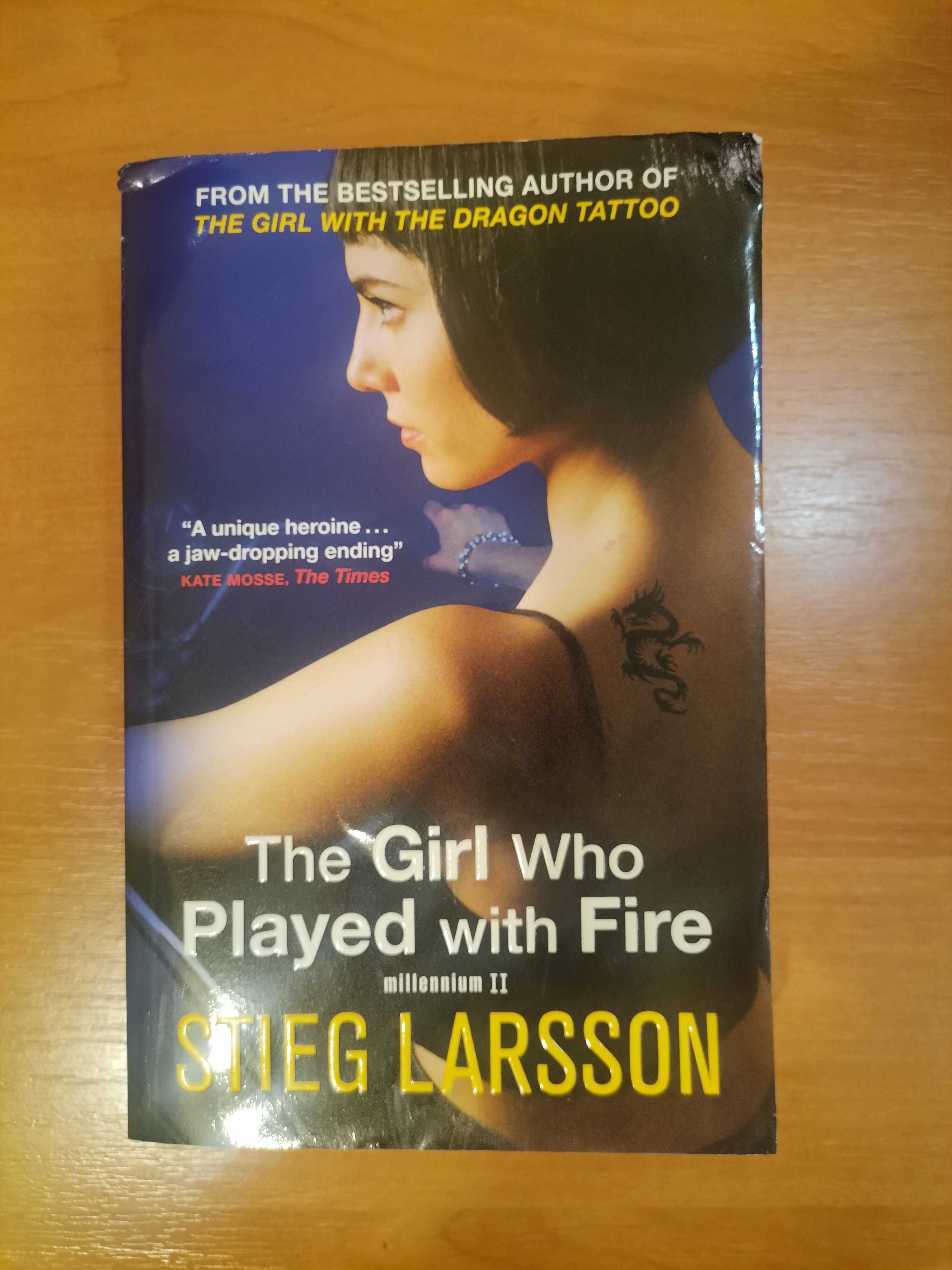 Книга англійською The Girl Who Played with Fire