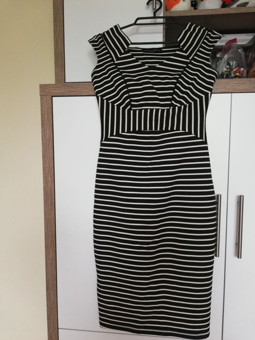 Elegancka czarno biała ołówkowa sukienka r. 36