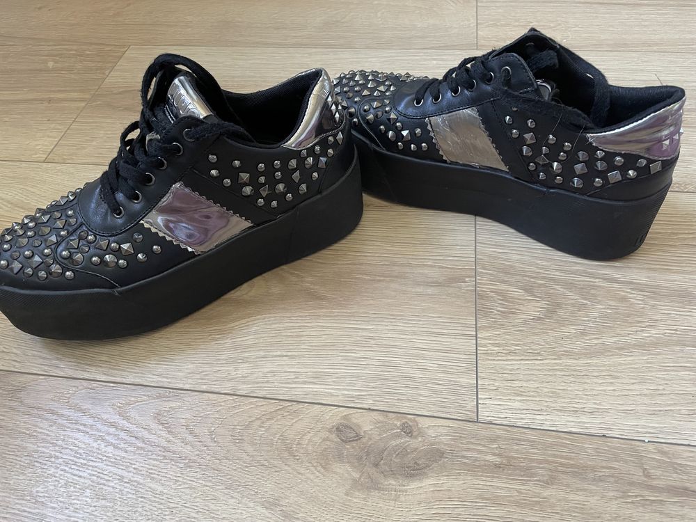 Buty sneakersy Liu Jo na platformie z ćwiekami 39