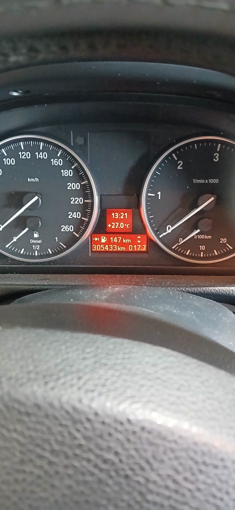 Carro BMW 320D Branco