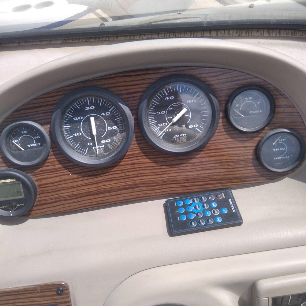 Катер, човен, лафет Bayliner, лодка, продаж з причепом та двигуном