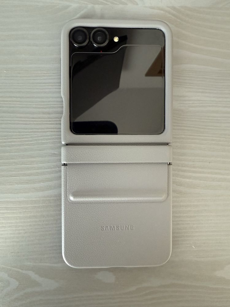 Samsung Galxy Z Flip 6