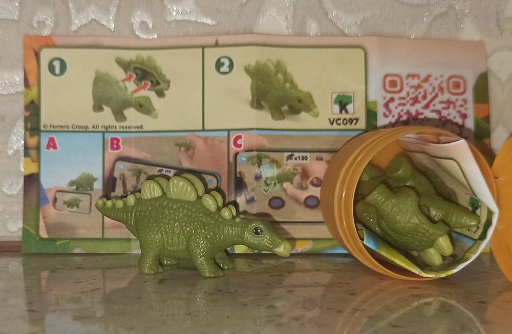 Кіндер сюрприз Динозаври
