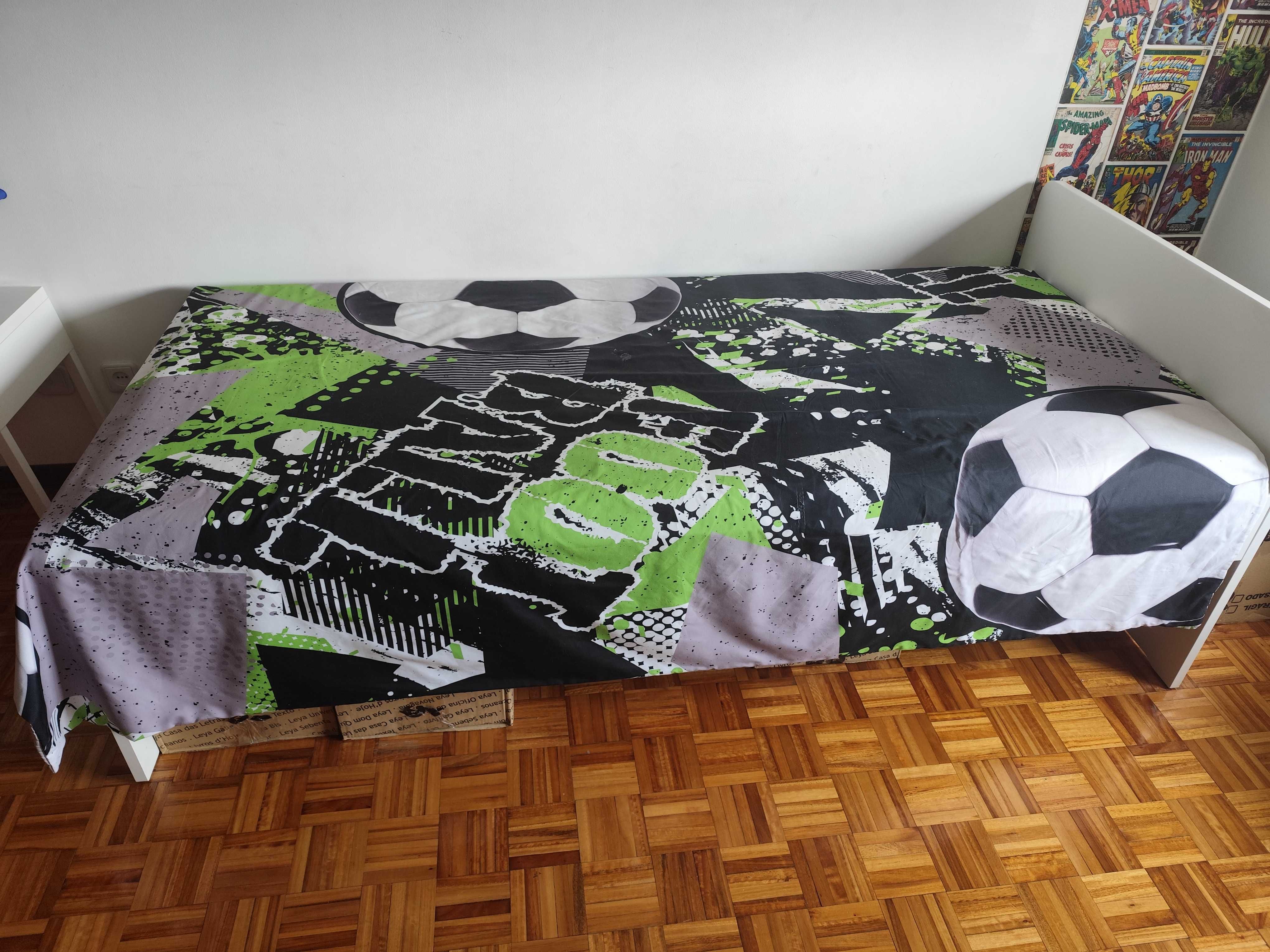 2 camas com estrado 90x200cm e 2 mesas cabeceira - como novas
