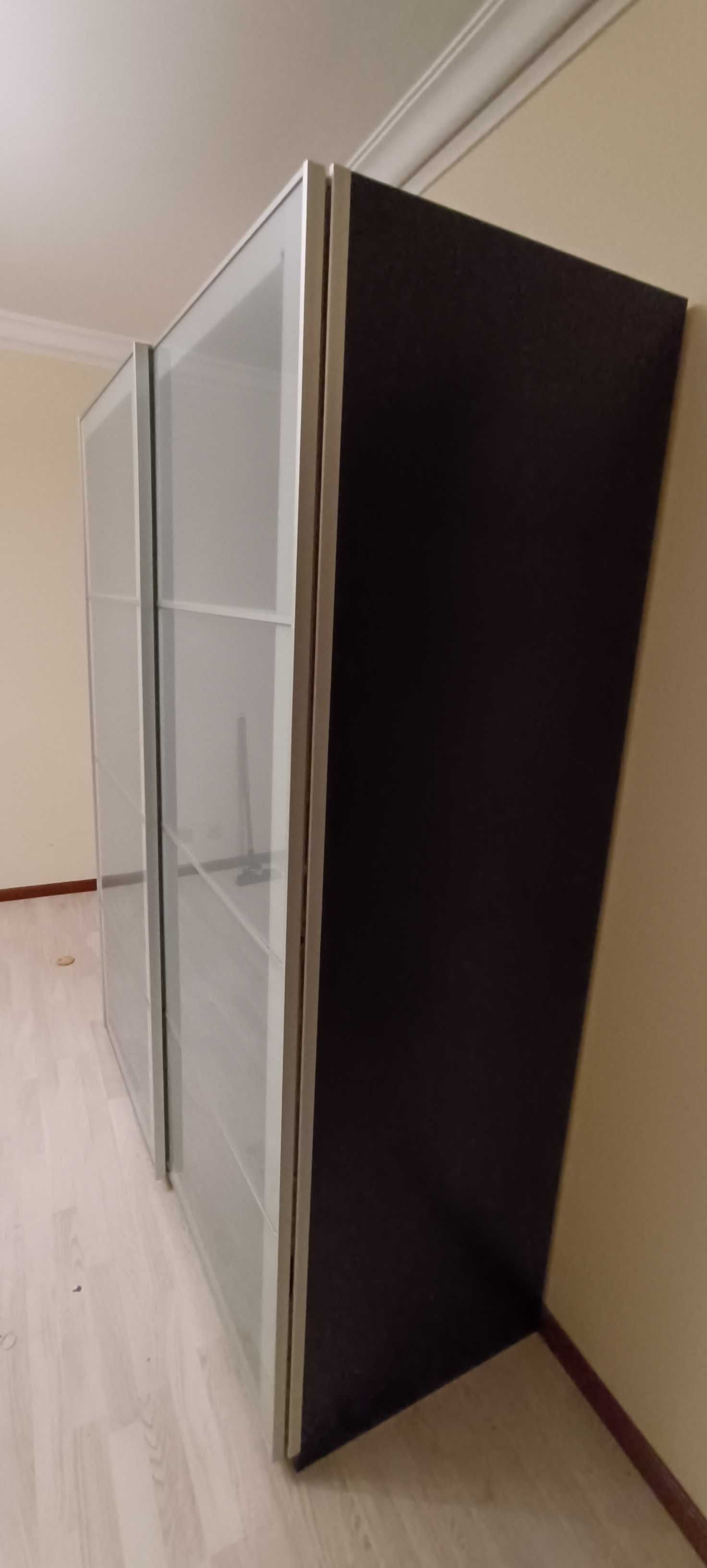 Roupeiro Pax / Mehamn IKEA usado com apenas uma montagem