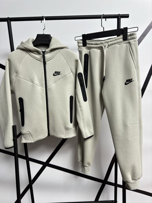 Утеплений костюм Nike Tech Fleece  р134-140, 164-176