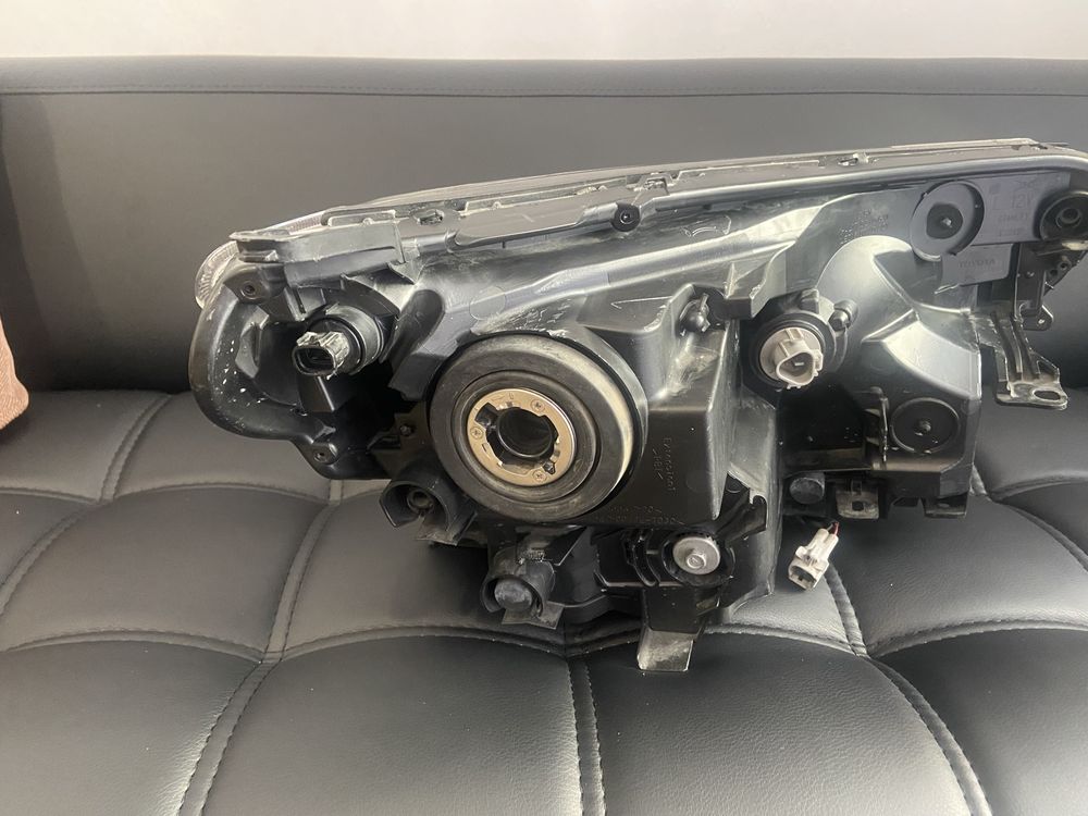 Фара toyota rav4 2015 2016 2017 2018 2019
