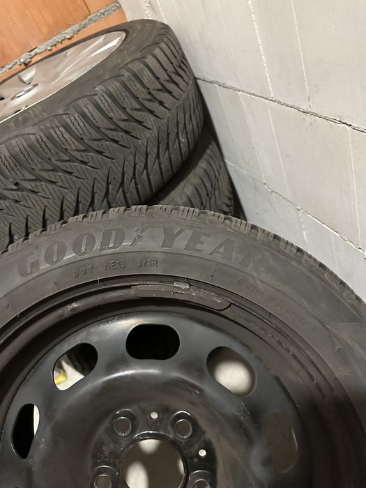 Kola zimowe Good Year  Ultragrip 8