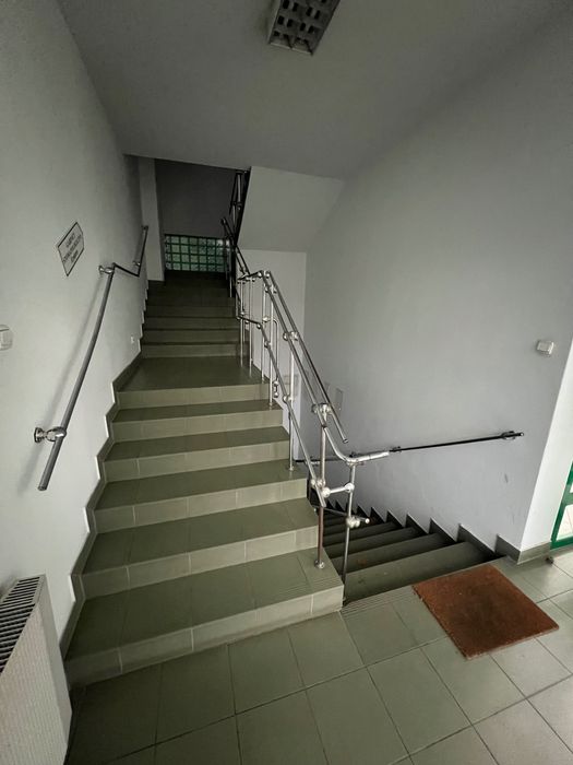 Budynek usługowy w centrum BEZPOŚREDNIO