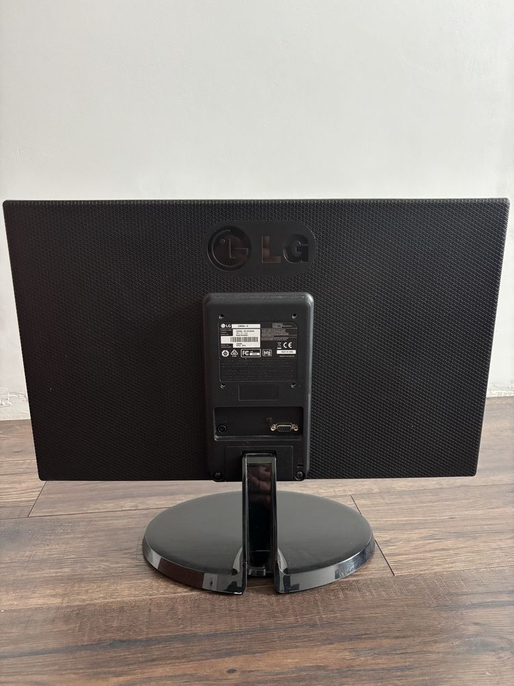 Monitor LG 23.5”
