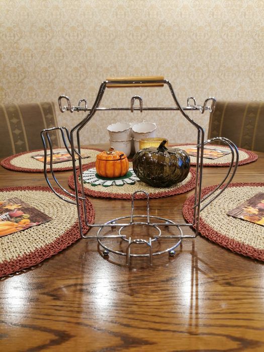 Stojak na filiżanki Nierdzewny stojak z drewnianą rączką