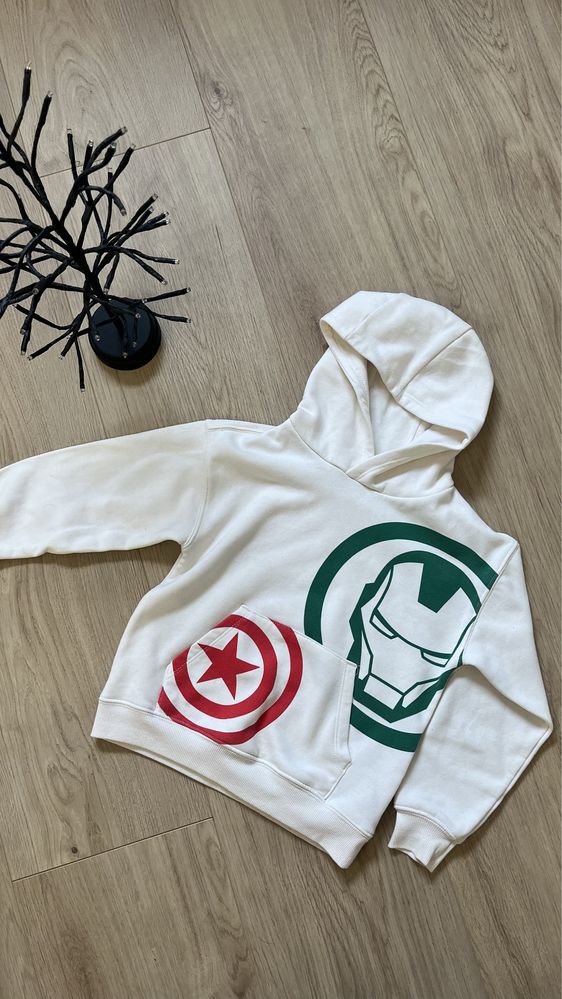 Chłopięca biała bluza Marvel - 128