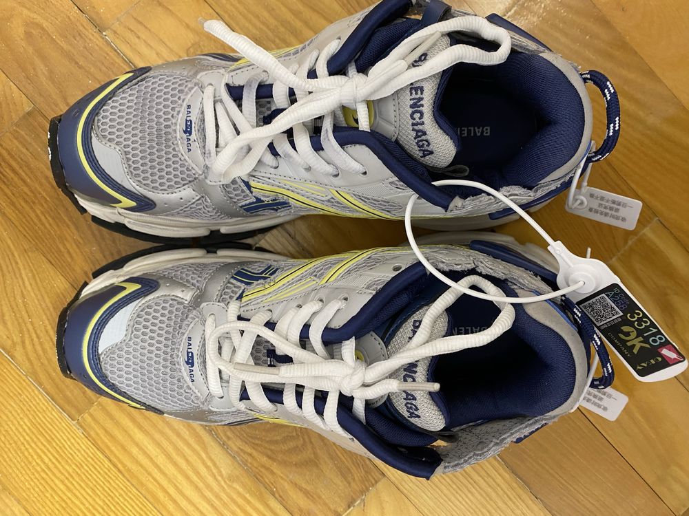 Balenciaga runner