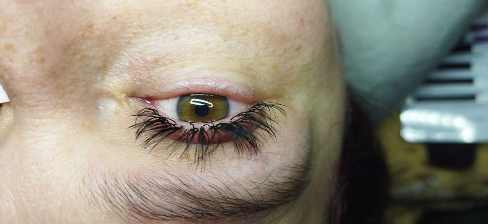 Потрібні моделі для відпрацювання техніки та швидкості нарощення вій