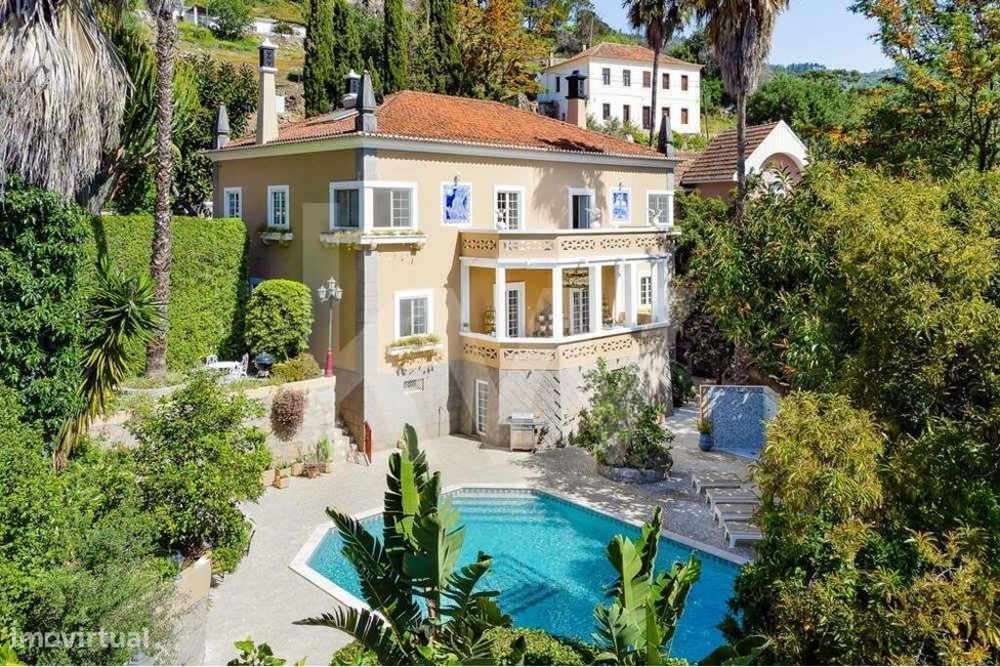 Moradia T4+1 com piscina, jardim e garagem - Caldas de Monchique