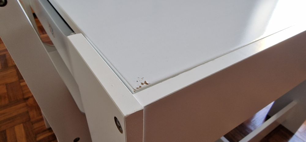 Mesa Secretária Infantil de Madeira com 2 Cadeiras