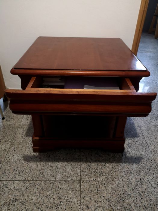 Mesa de apoio em castanho-madeira maciça Estado impecável