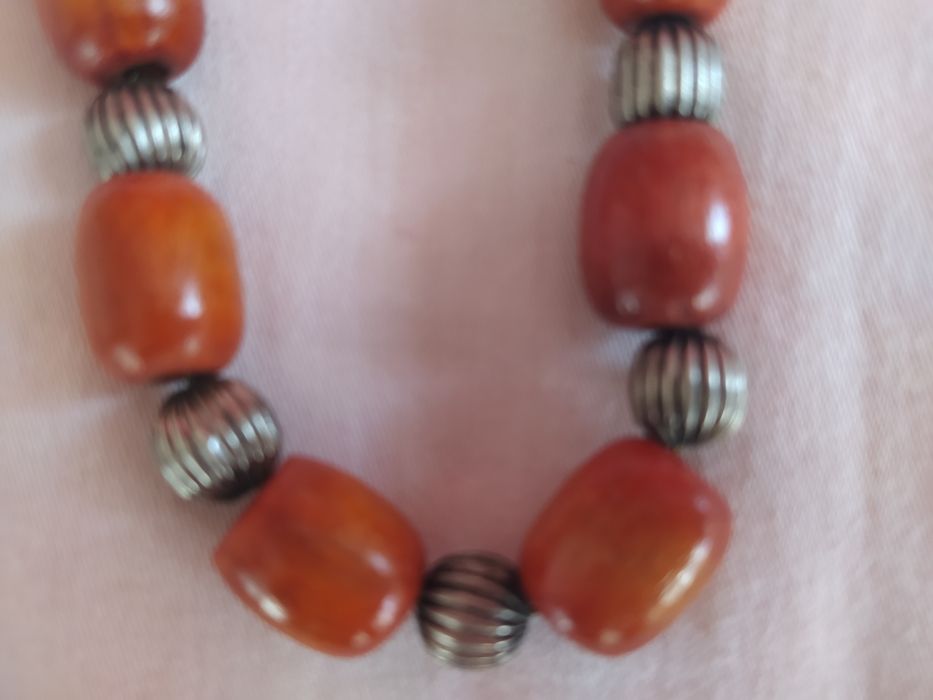 Korale drewniane z czasów PRL