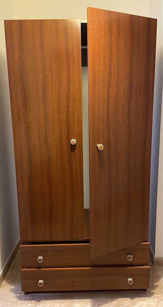 Conjunto três roupeiros de duas portas