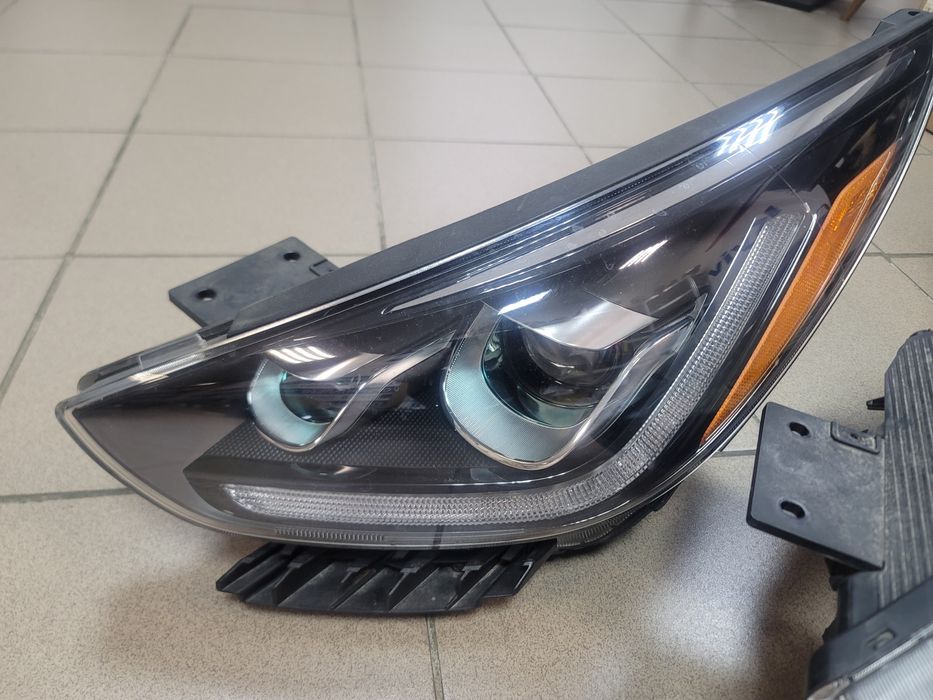 Фара фари фары Kia Niro Кіа Ніро Ниро розборка разборка запчасти шрот