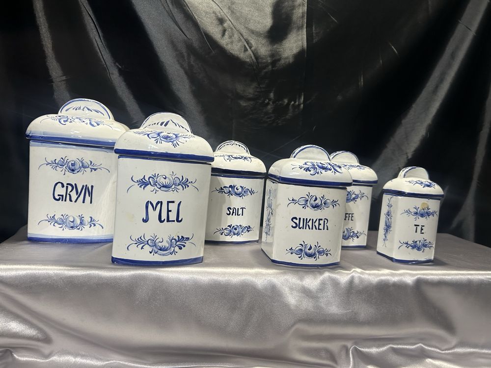Zestaw sześciu ręcznie malowanych ceramicznych pojemników