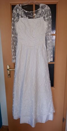 Suknia ślubna biała, pas 76 cm Długość 145 cm + mały tren
