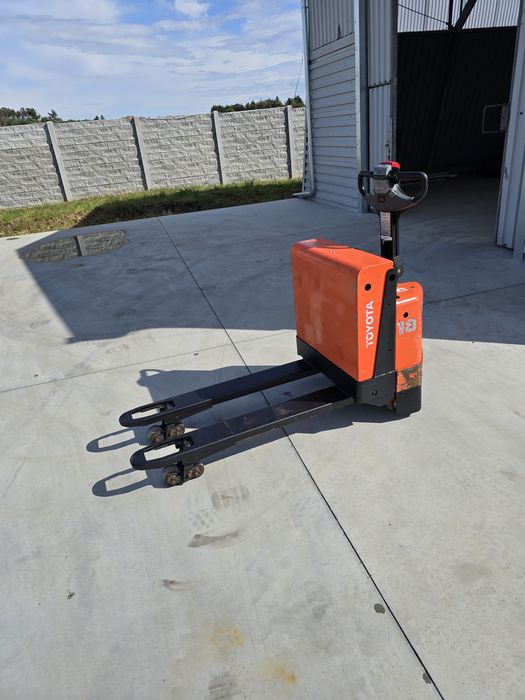 Wózek paletowy elektryczny Toyota 7PM18 paleciak 1800kg
