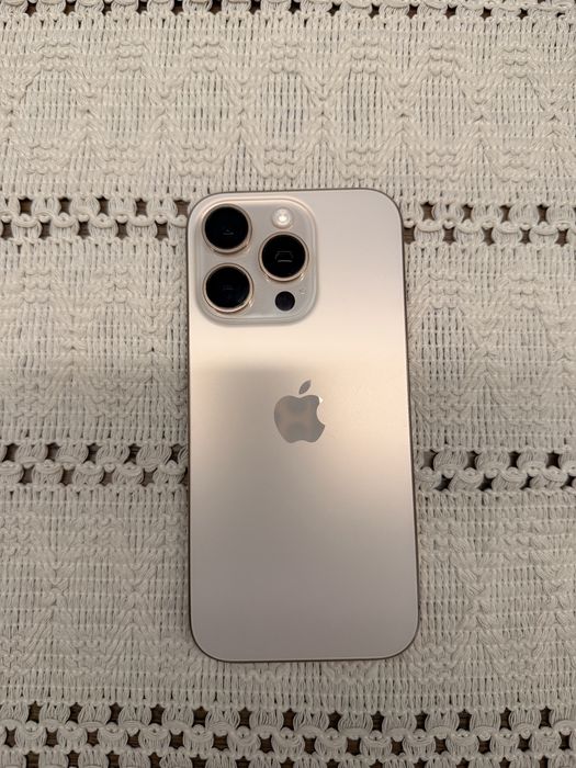Iphone 16 pro 256 deserd gold