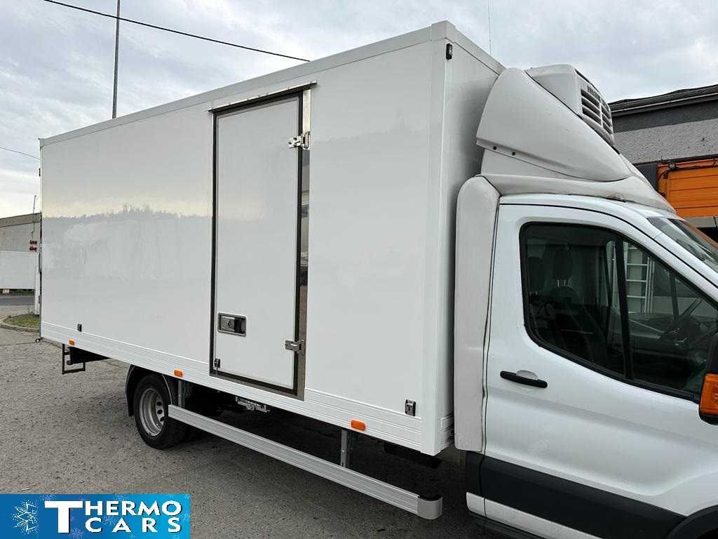 Naprawa poszyć z laminatu / naprawa zabudowy THERMO CARS Poznań