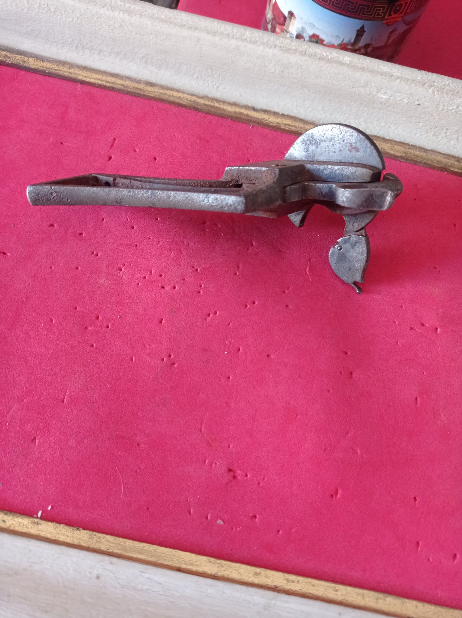 Cabo em esqueleto de pistola