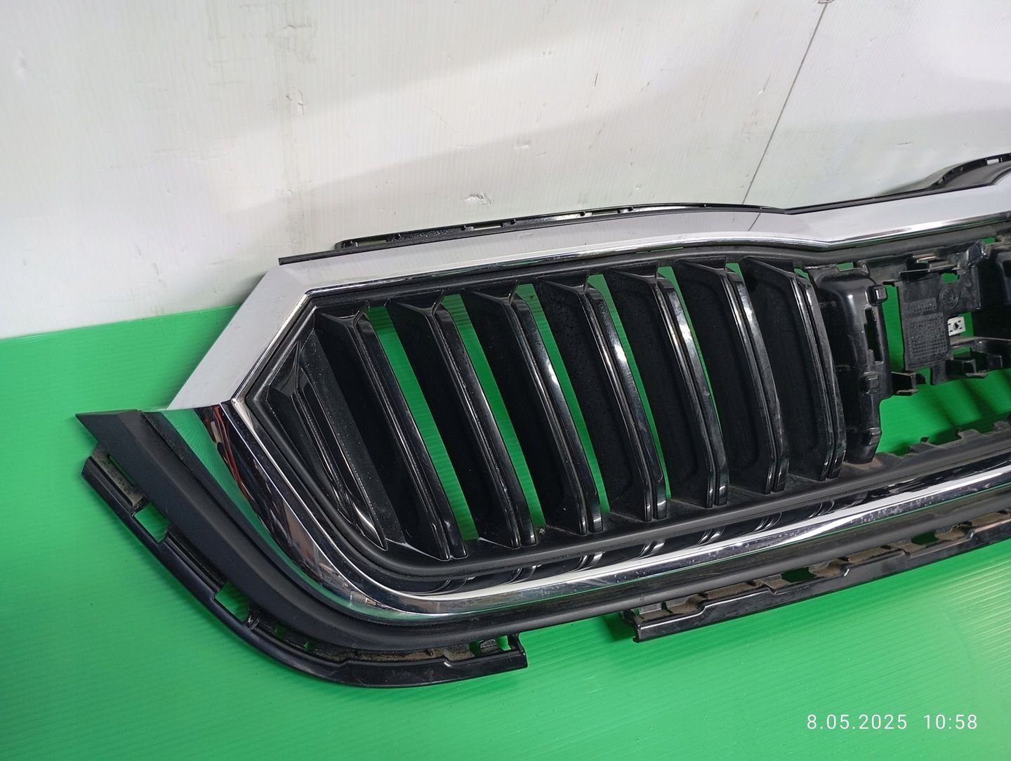 GRILL ATRAPA ZDERZAKA SKODA OCTAVIA 4 5E3853653 19-22