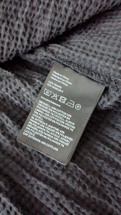 Czarna bluzka z bufiastymi rękawami i haftem H&M XS