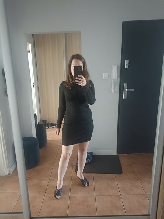 Czarna sukienka, mini, dopasowana, przylegająca, rozmiar S / 36
