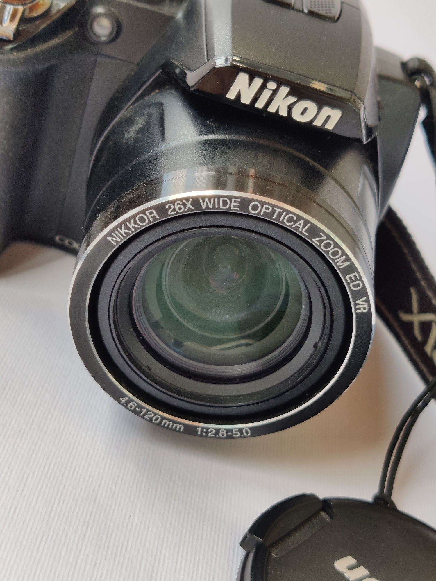 Компактний фотоапарат Nikon CoolPix P100